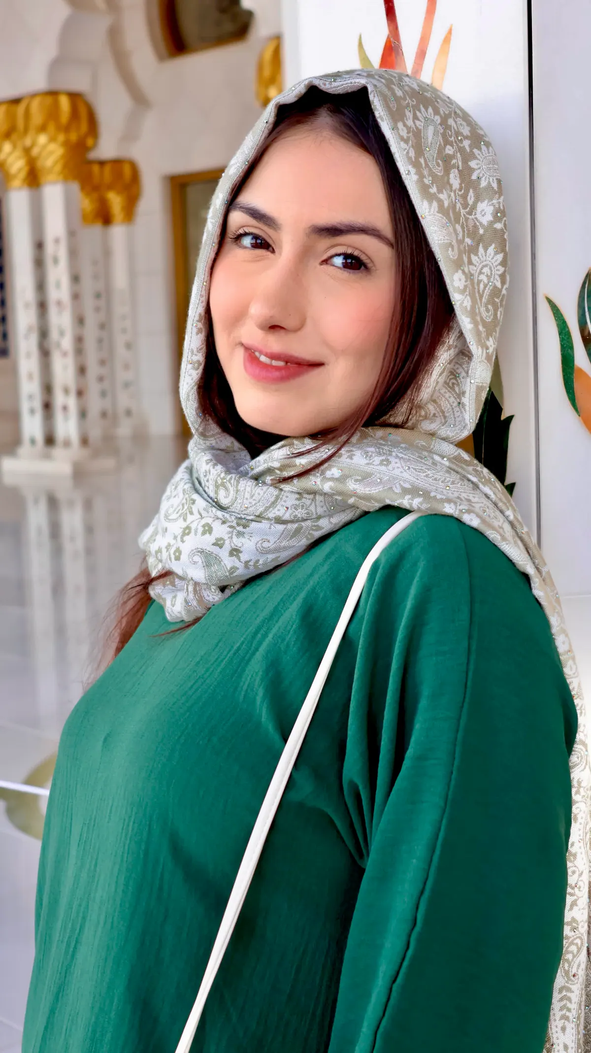 Camila em um registro de viagem em Dubai